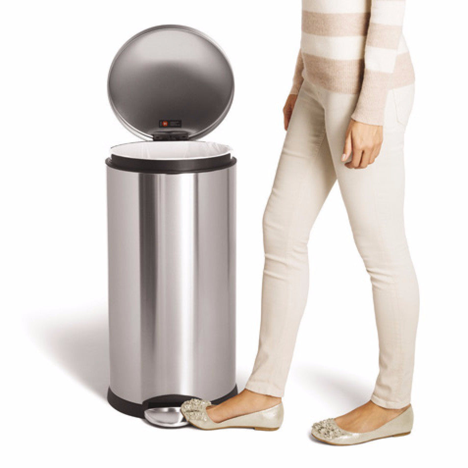 Trash can