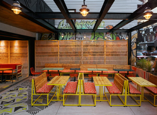 Nando's Queen West [577bc844498e3d8856656537/43.646433/-79.407107]