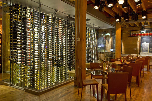 Cibo Wine Bar [51b0a544454ac55245b70ef9/43.645181/-79.397411]