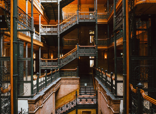 NeueHouse Bradbury [5d8b1b6a3251e10007d965e8/34.05067/-118.24808]