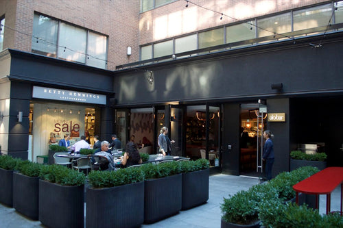 Alo Bar Yorkville [5b720ce2e17910002c42733f/43.669997/-79.393651]