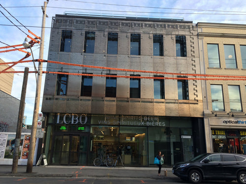 621 Queen Street West [12345/43.650730/-79.371730]