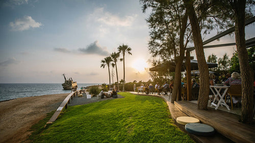 Oniro by the Sea [23n42n342/34.87327942546721/32.34166142905242]