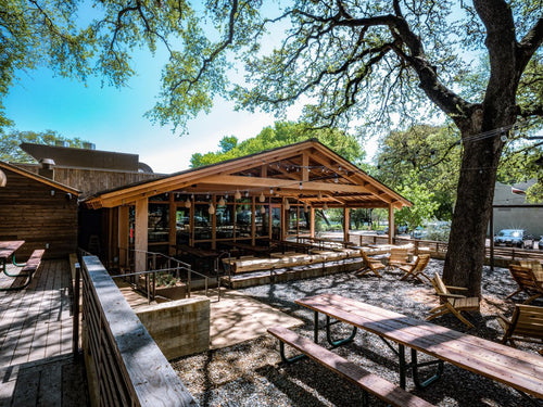 Loro Smokehouse & Bar [123123/30.247802/-97.771277]