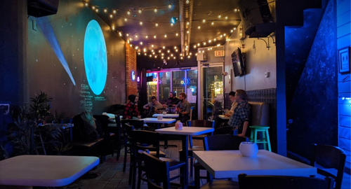 BlueMoon Lounge [fwefwef6we7f7wef/43.65517/-79.41607]