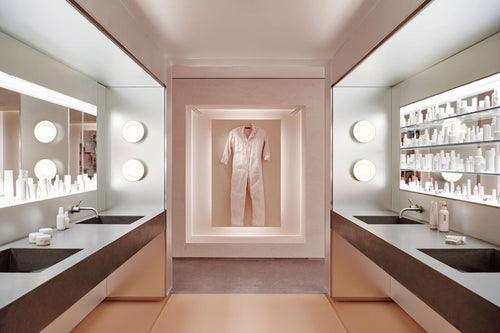 Glossier Flagship Store NYC [55103583498eed2d409b549a/40.718663/-74.000041]