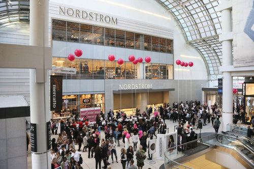 Nordstrom (Eaton centre) [57d1e1a2498e96cce6f32217/43.654962/-79.380529]