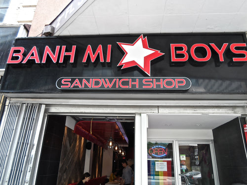 Bahn Mi Boys (Yonge st) [51755dc7498ece19b7261641/43.659318/-79.382062]