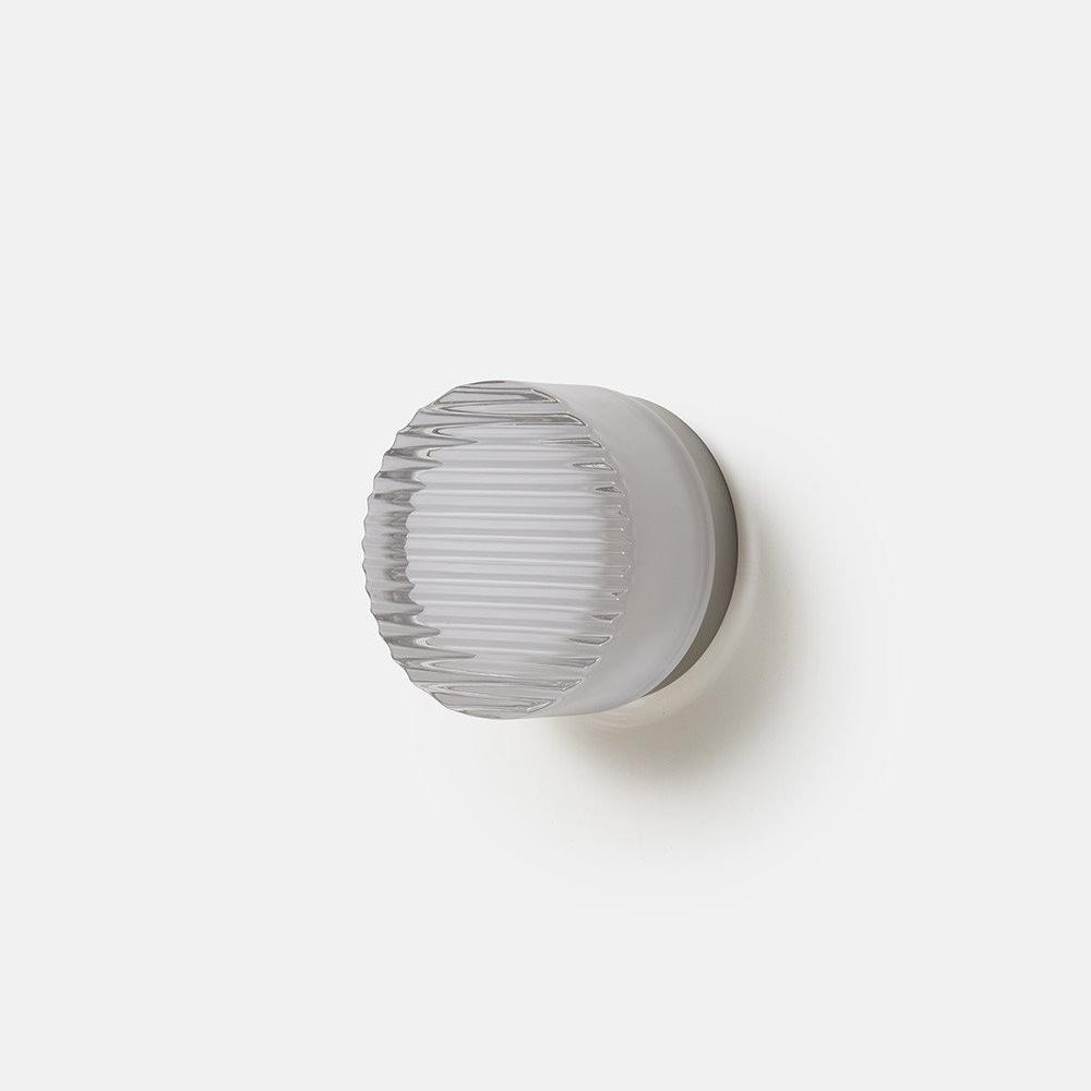 Crisp Sconce